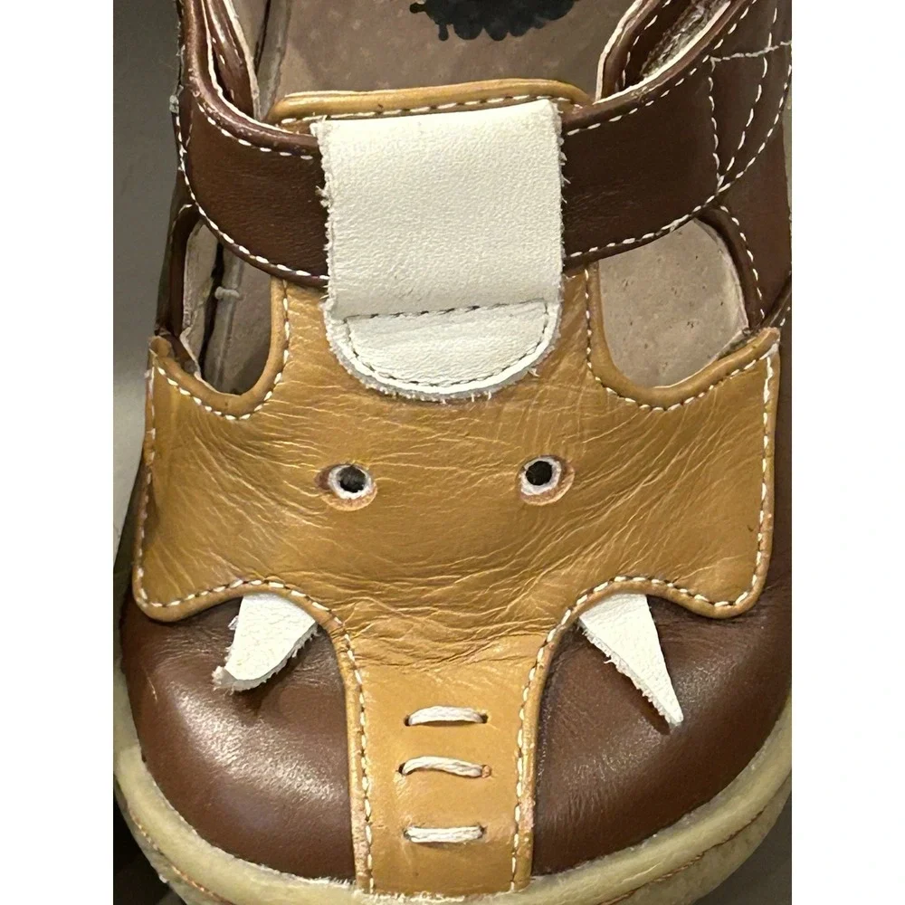 Toddler Boy's LIVIE & LUCA Size 6 Elephant Theme Shoes